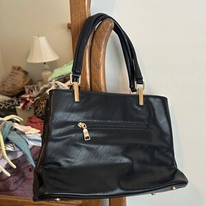 Kouli Buir Elegant Black Leather Handbag